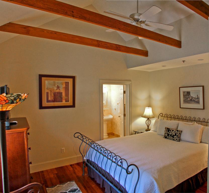 نيو سميرنا بيتش Night Swan Intracoastal Bed & Breakfast المظهر الخارجي الصورة