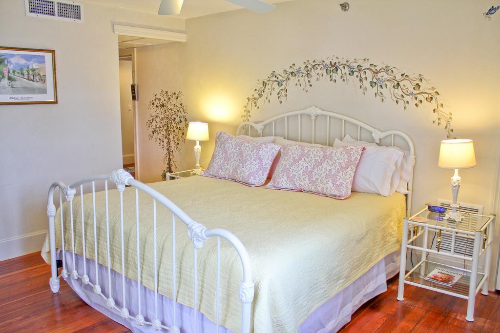 نيو سميرنا بيتش Night Swan Intracoastal Bed & Breakfast المظهر الخارجي الصورة